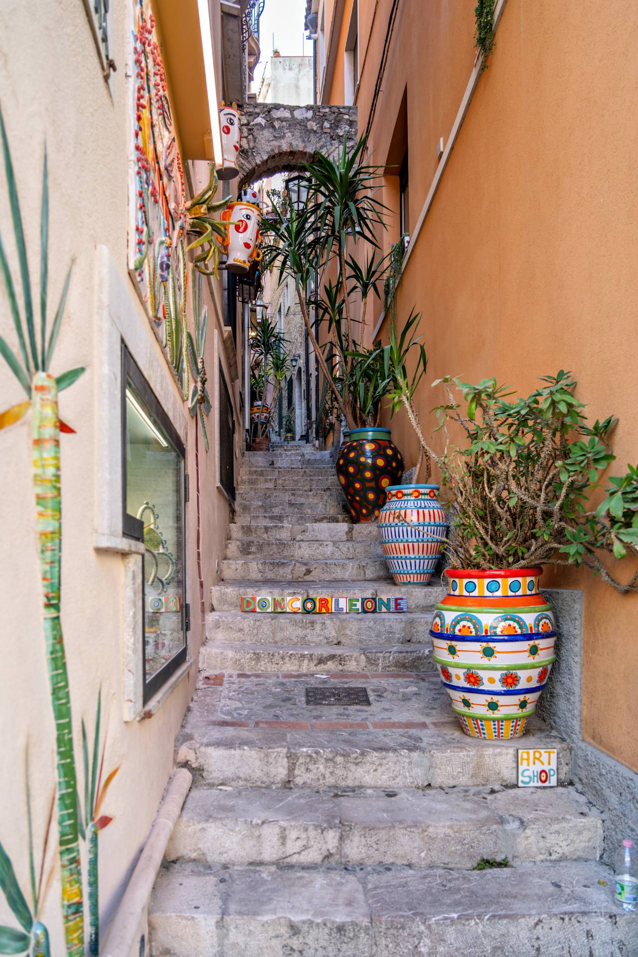 Seitengasse der Hauptstraße Corso Umberto